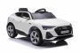 Mașină electrică pentru copii Audi E-tron Sportback 4x4 alb, Scaun din piele sintetică, Telecomandă 2,4 GHz, Roți EVA, Intrare USB / Aux, Bluetooth, Suspensii spate, Baterie 12V / 7Ah, Lumini LED, Roți EVA moale, Motor 4 X 25W, Licență ORIGINALĂ