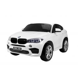 BMW X6 M Mașinuță electrică pentru copii, Albă, Două Scaune din Piele, 2x 120W, Licență Originală, Cu Baterii, Uși care se deschid,  frână electrică, 2x motoare, Baterie 12V10Ah,  Telecomandă 2.4 Ghz, roți ușoare EVA, pornire Lină