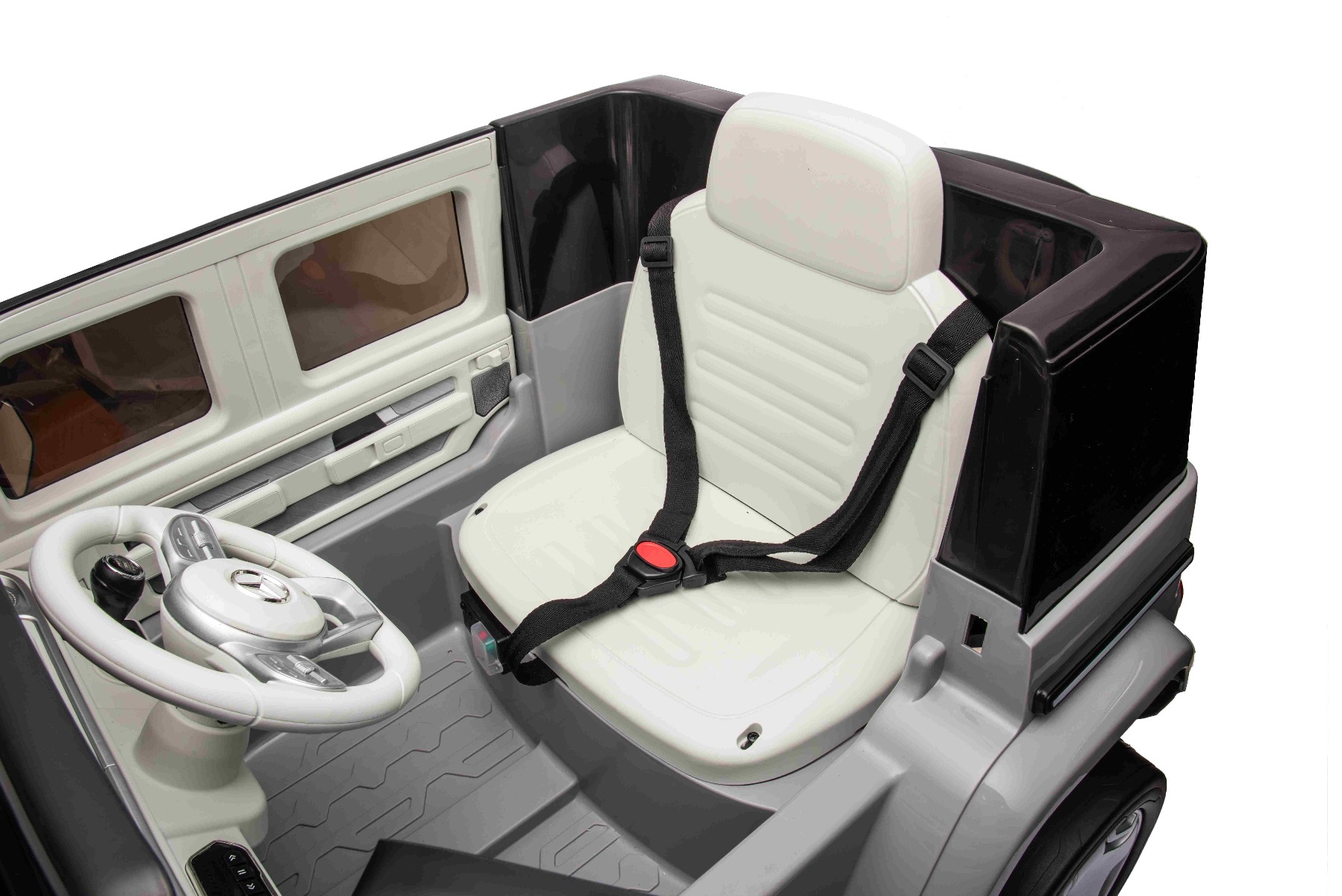 Uși care se deschid, centură de siguranță în 3 puncte
