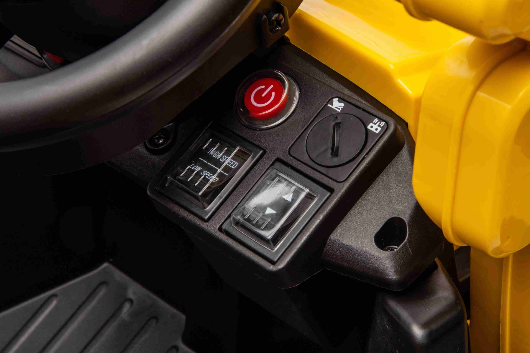 Comutator de viteză și mod de operare al telecomenzii