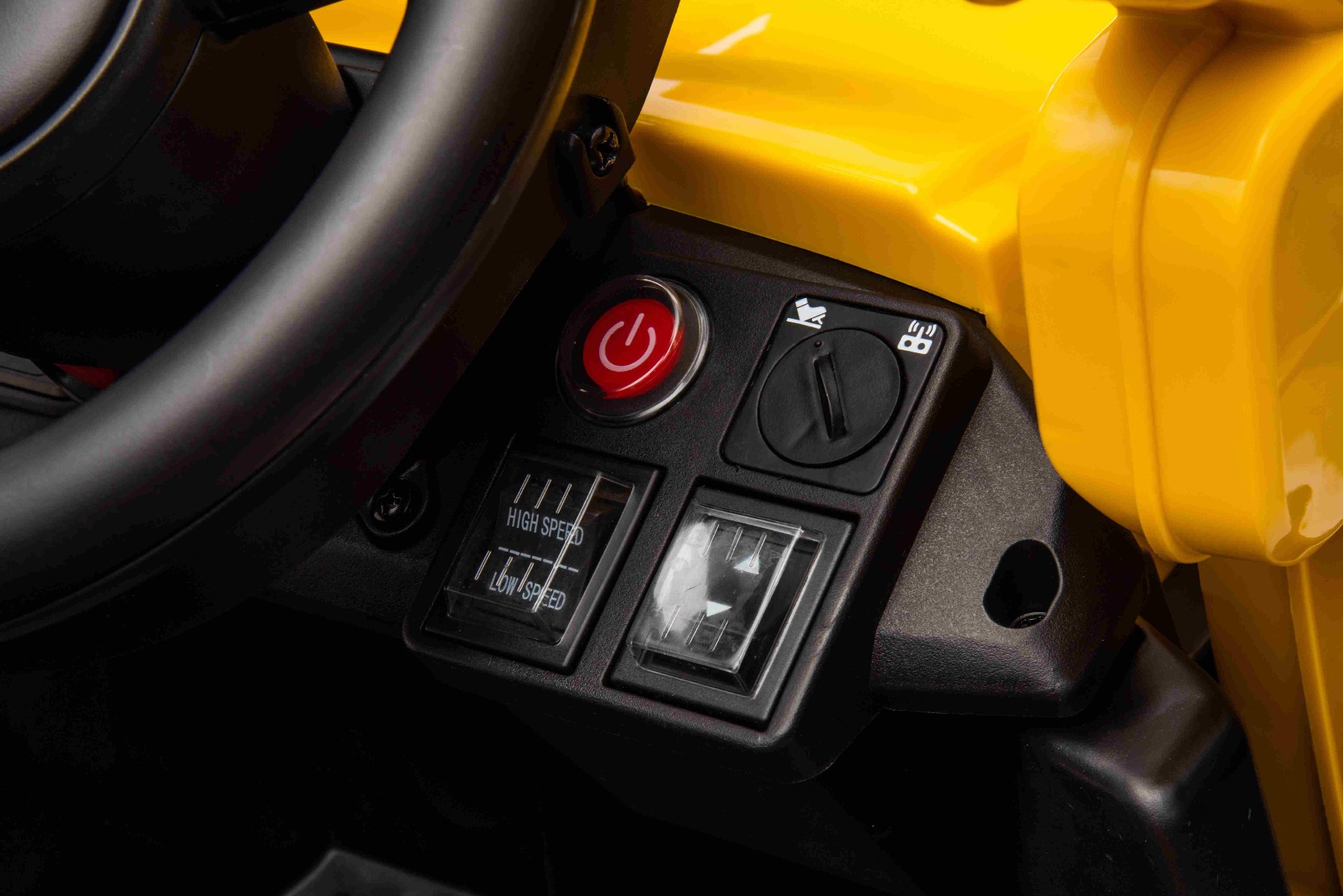 Comutator de viteză și mod de operare al telecomenzii