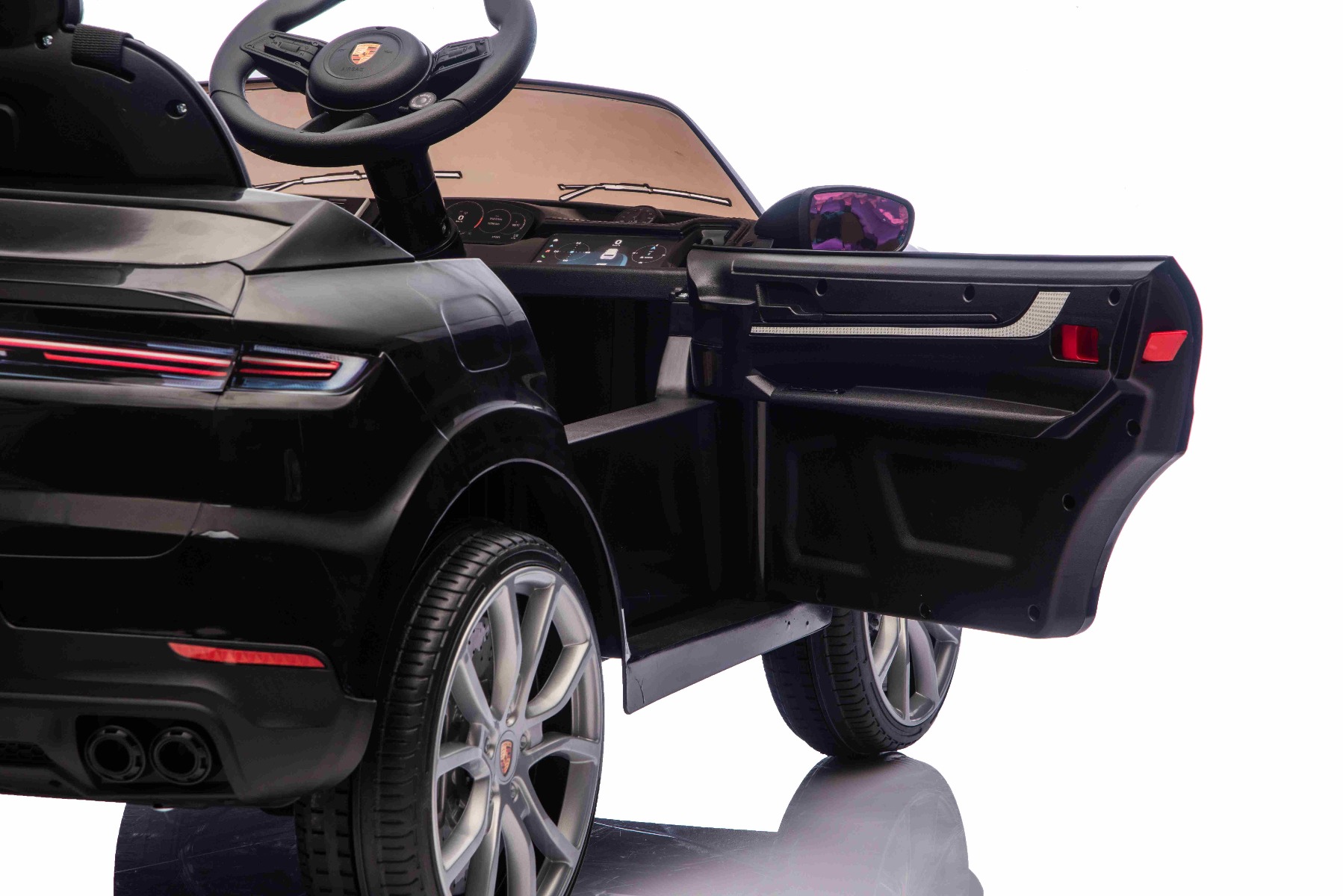 Ușă cu deschidere și blocare de siguranță