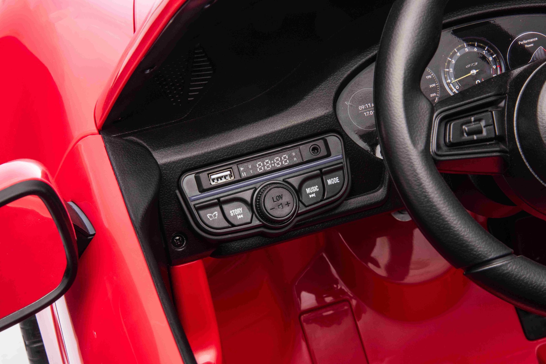 Panou de bord multifuncțional și volan