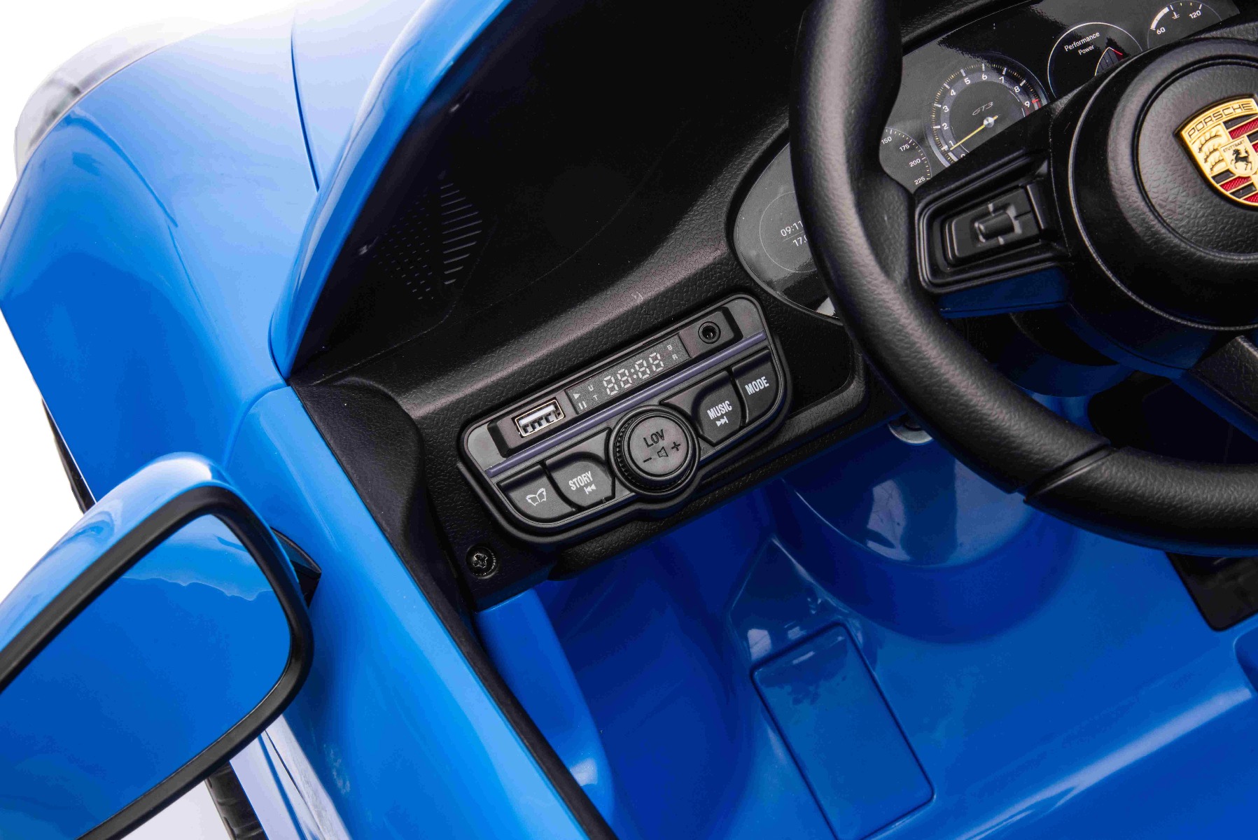 Panou de bord multifuncțional și volan